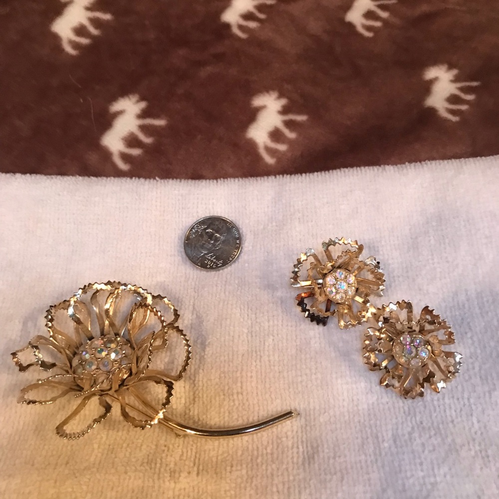 Vintage flower broach and clip on earring set